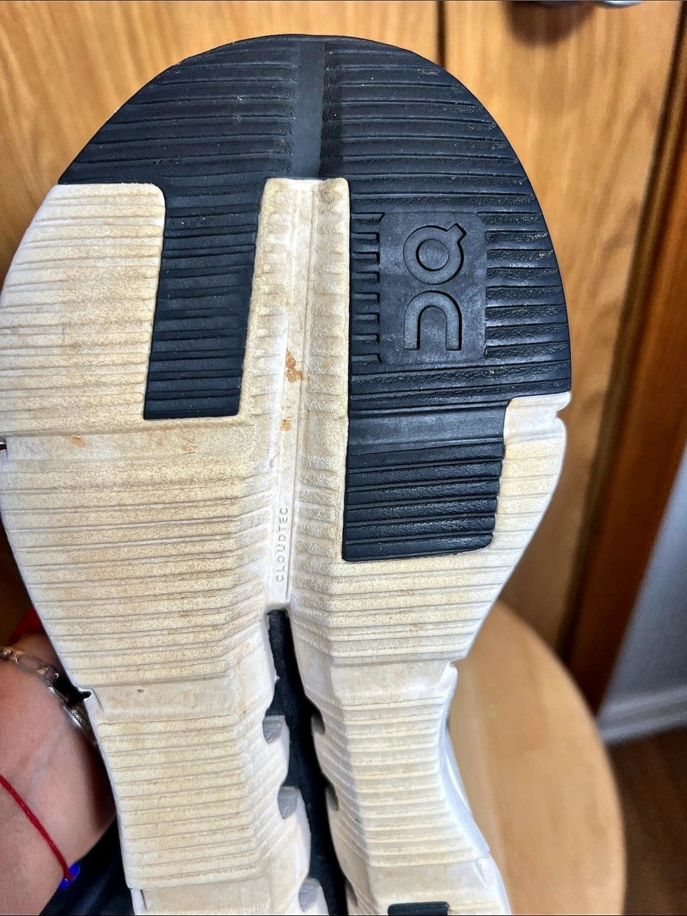 On Cloudswift Athletic Shoes Black & White US 7W - Picture 7 of 7